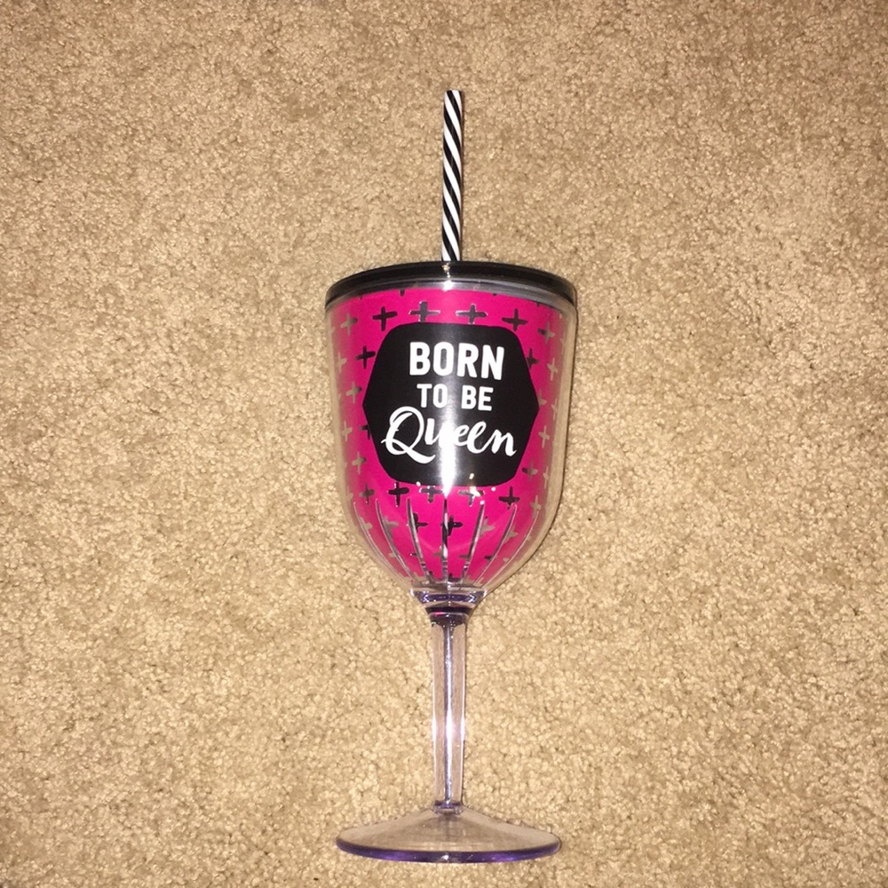 Cute “Born to be a Queen” cup!